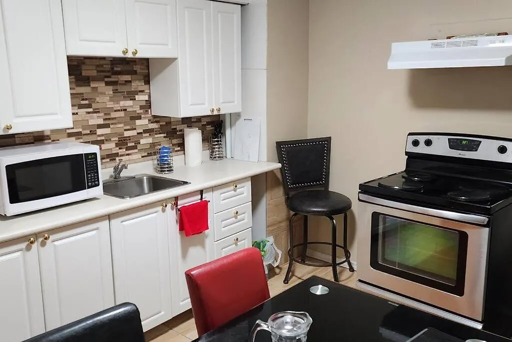 Chesskings Guest House - Unit 2 Winnipeg Apartment